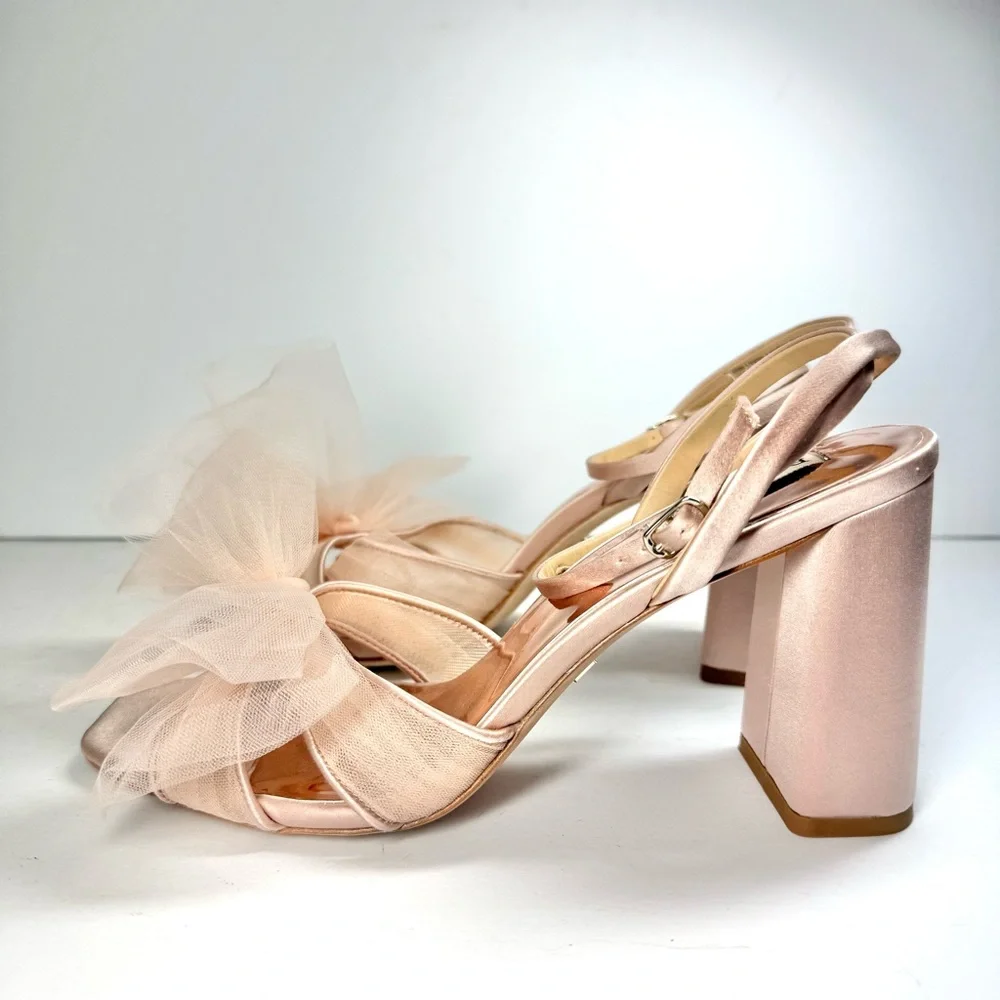 NIB Badgley Mischka Women's Tess Heeled Sandals‎ Size 9 Soft Blush Color